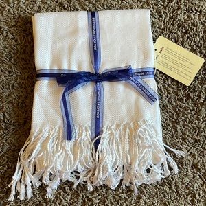 FURTALK women white scarf NWT